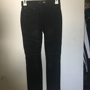 Black skinny jeans with